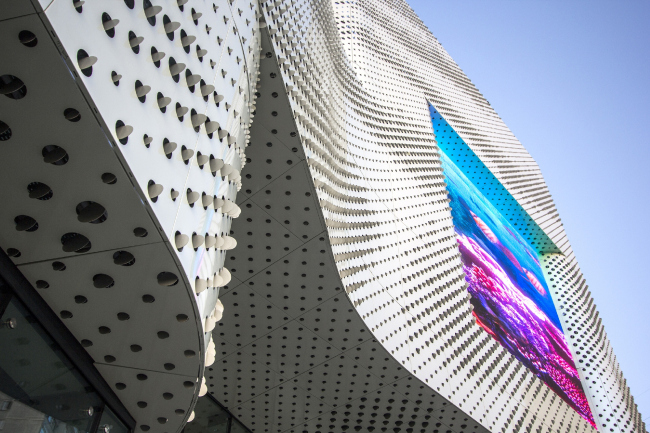 "Oceania" multifunctional center (facade solution) � Asadov Architectural Bureau