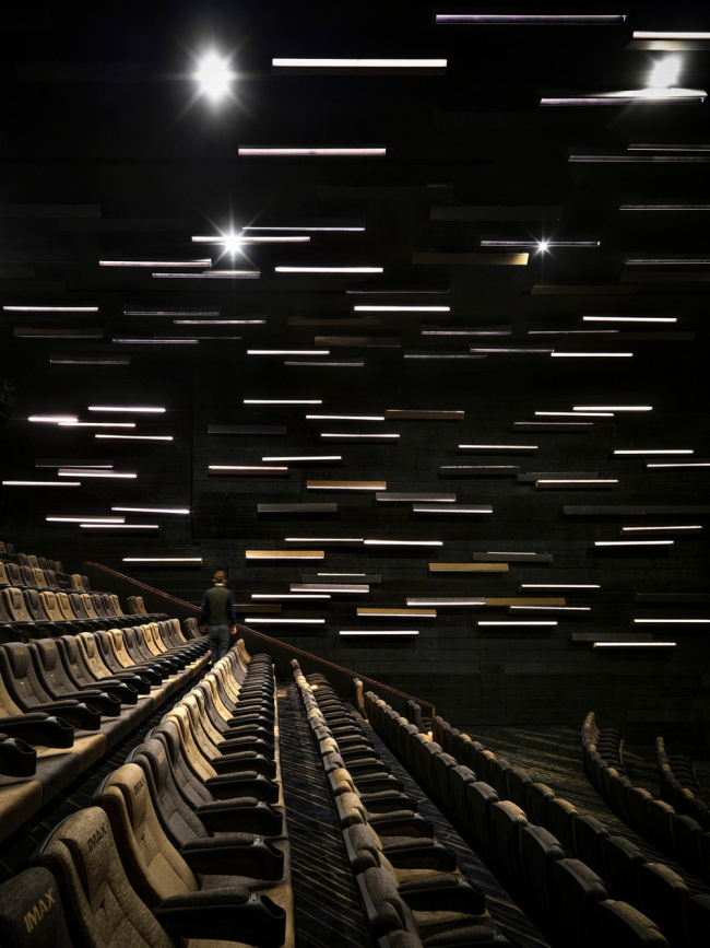 ��������� Meteor Cinema � One Plus Partnership Limited & Jonathan Leijonhufvud