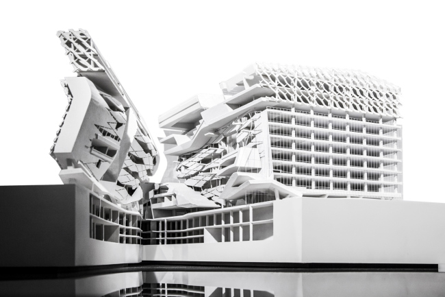 ����-�������� Kolon � Morphosis Architects