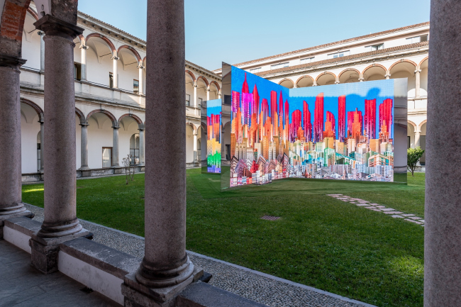 «ДНК города»: инсталляция во дворе Миланского университета