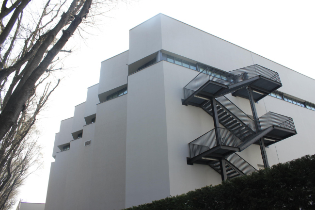 Armani Silos. ���� � Milica Alempic