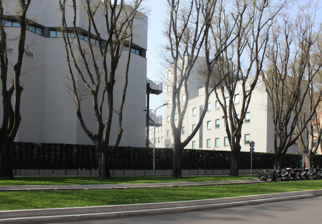 Armani Silos. ���� � Milica Alempic