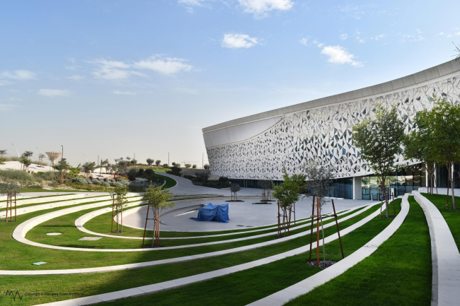 Катарский факультет исламоведения и мечеть «Города образования» © Mangera Yvars Architects