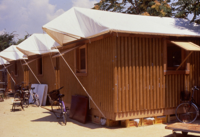 Paper Log Houses in Kobe, Japan, 1995. Photo by Takanobu Sakuma.