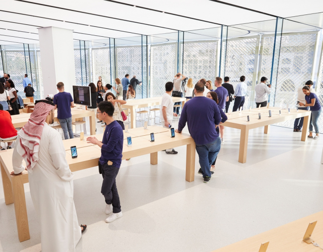 ������� Apple � �����. ������ ������� �������. ����������: apple.com 