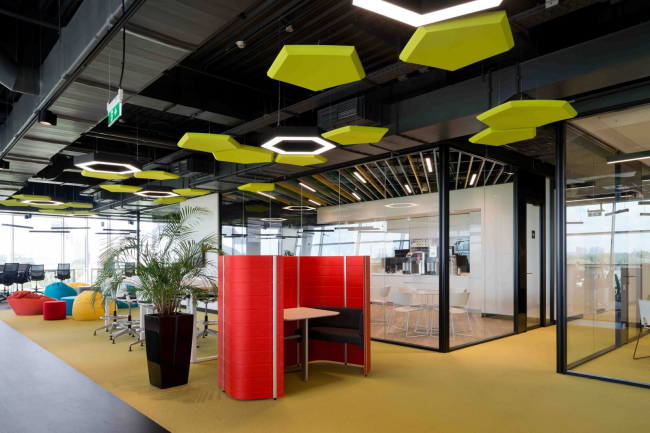 ����-�������� Adidas � ������. �������������: ���� ABD Architects � Scott Brownrigg. ���� � ���-����������