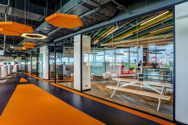 ����-�������� Adidas � ������. �������������: ���� ABD Architects � Scott Brownrigg. ���� � ���-����������