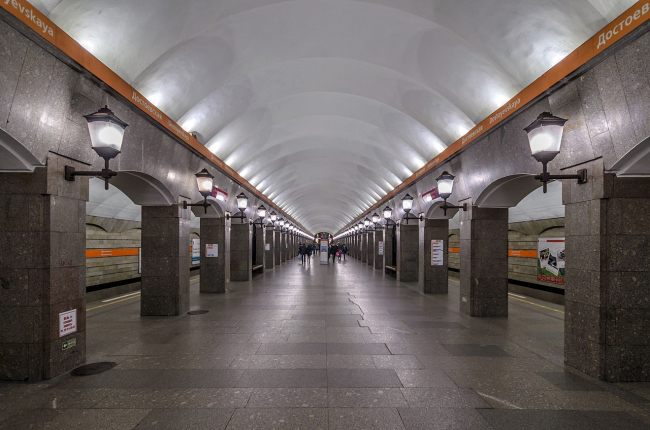 Станция метро «Достоевская»