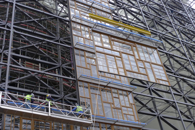 ������ Europa ������������ ������ � Philippe Samyn and partners architects & engineers, LEAD and DESIGN PARTNER.
With Studio Valle Progettazioni architects, Buro Happold Limited engineers
