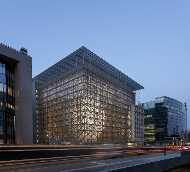 ������ Europa ������������ ������. Philippe Samyn and partners architects & engineers, LEAD and DESIGN PARTNER.
With Studio Valle Progettazioni architects, Buro Happold Limited engineers. ���� � Marie-Françoise Plissart