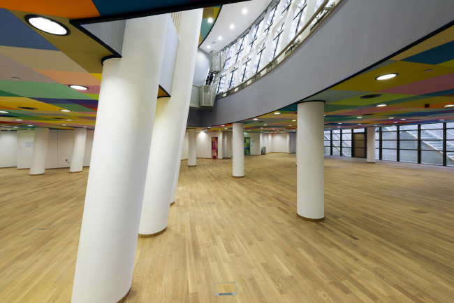 ������ Europa ������������ ������. Philippe Samyn and partners architects & engineers, LEAD and DESIGN PARTNER.
With Studio Valle Progettazioni architects, Buro Happold Limited engineers. ���� � Marie-Françoise Plissart, ����� � Georges MEURANT