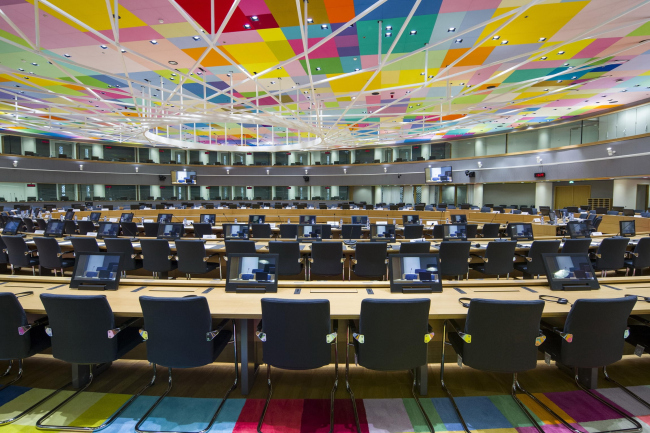 ������ Europa ������������ ������. Philippe Samyn and partners architects & engineers, LEAD and DESIGN PARTNER.
With Studio Valle Progettazioni architects, Buro Happold Limited engineers. ���� � European Union, ����� � Georges MEURANT