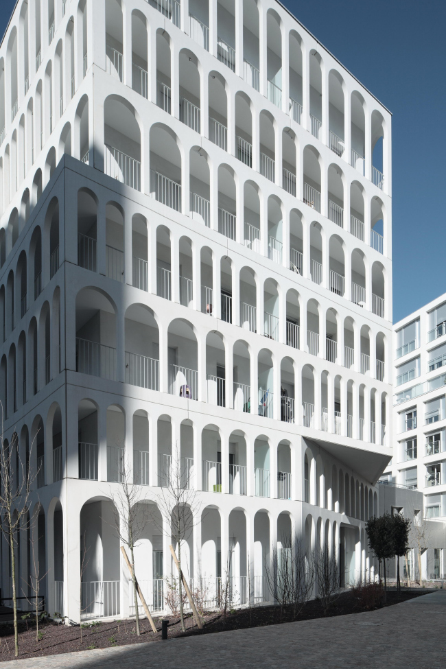 Комплекс социального жилья Arches Boulogne © Benoit Fougeirol