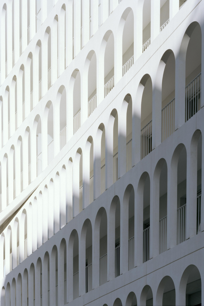 Комплекс социального жилья Arches Boulogne © Benoit Fougeirol