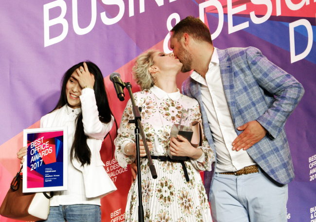 Церемония награждения победителей премии Best Office Awards. Архитектурное бюро Адетэйл. Фотография © Дмитрий Павликов Церемония награждения победителей премии Best Office Awards. Архитектурное бюро Адетэйл. Фотография © Дмитрий Павликов