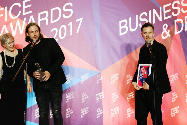 Церемония награждения победителей премии Best Office Awards. Архитектурное бюро mode:lina. Фотография © Дмитрий Павликов Церемония награждения победителей премии Best Office Awards. Архитектурное бюро mode:lina. Фотография © Дмитрий Павликов