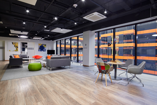 ��������, 14 ���� � ������������� ���� Aurora Group