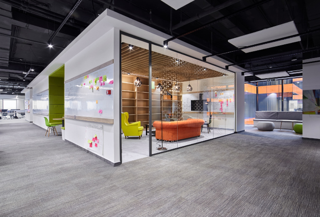 ��������, 14 ���� � ������������� ���� Aurora Group