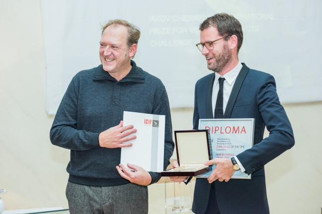 ���� ����� ����������� ��������, ���� ��������, �� ��������� �������� V ������������� ������������� ������ ����� ����� ��������� ������ �������. ���� ������������� ������ ����� ����� ��������� /ICIF/