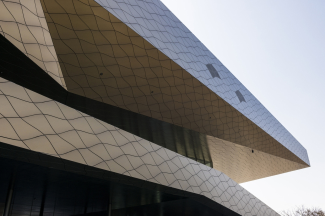 ���-��� Hyundai MotorStudio � ����� � Katsuhisa Kida