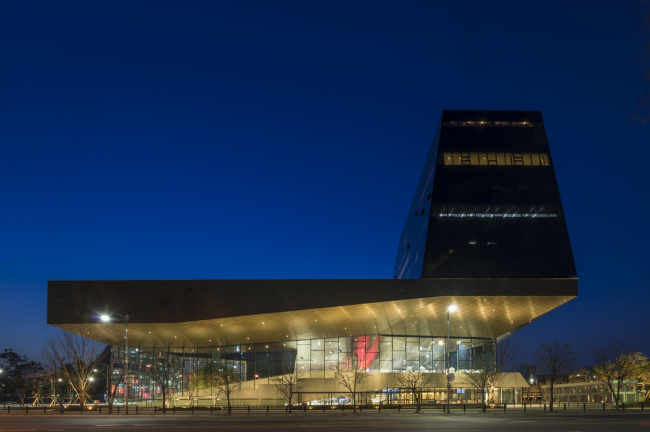 ���-��� Hyundai MotorStudio � ����� � Katsuhisa Kida