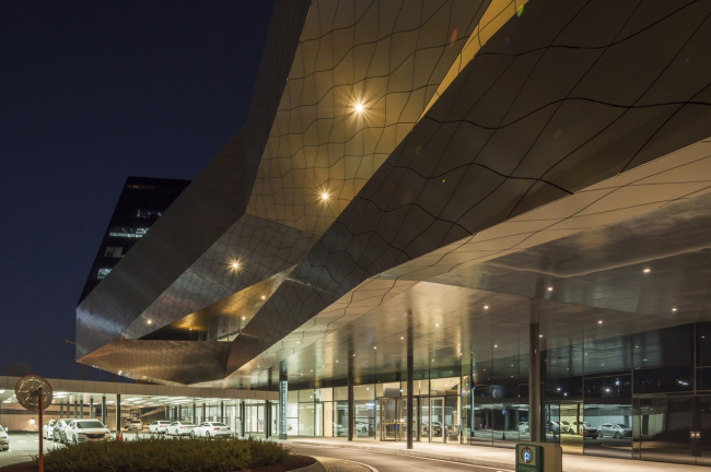 ���-��� Hyundai MotorStudio � ����� � Katsuhisa Kida