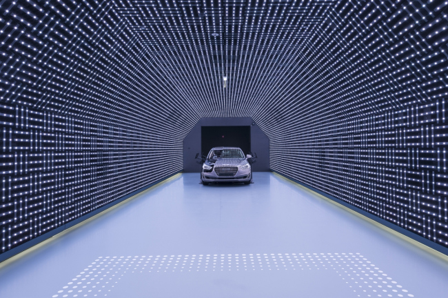 ���-��� Hyundai MotorStudio � ����� � Katsuhisa Kida