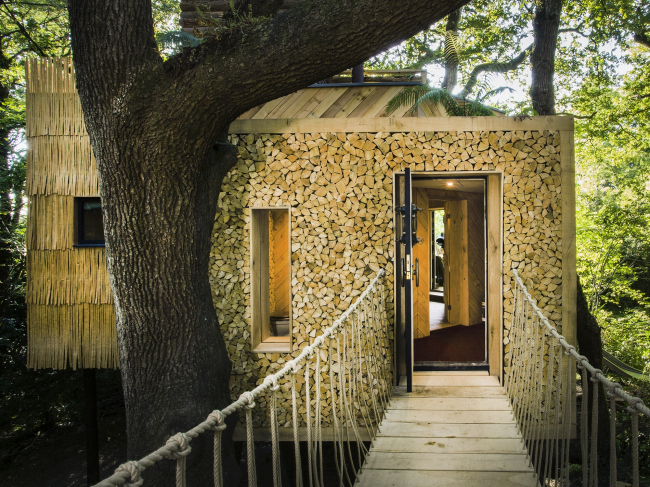 ��� Woodsman′s Treehouse, ������. 
Brownlie Ernst and Marks Limited. ���� � Sandy Steele