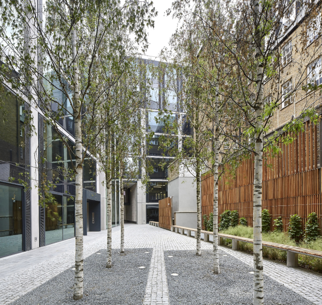   40 Chancery Lane, . 
Bennetts Associates.   Allan Crow