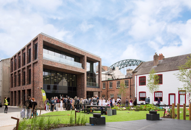 ����� Live Works, �������-����-����. 
Flanagan Lawrence + Tench Maddison Ash Architects. ���� � Jill Tate