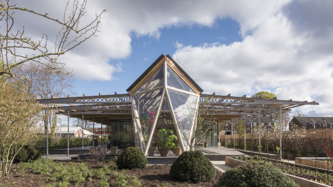 ����� ����� � �������� ������, ���������. 
Foster + Partners. ���� � Nigel Young