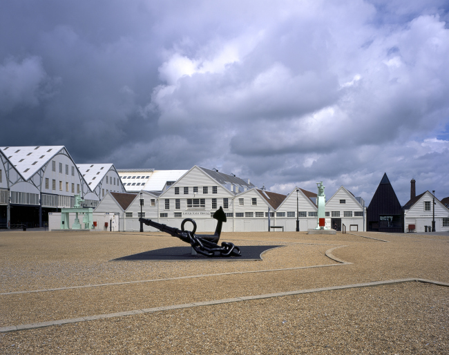 ����� Command of the Oceans, ����. 
Baynes & Mitchell Architects. ���� � Hélène Binet