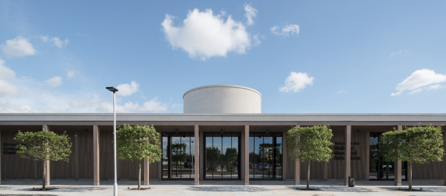 ����� ������ ������������� ������������� ���������, �������. 
Glenn Howells Architects. ���� � Paul Miller