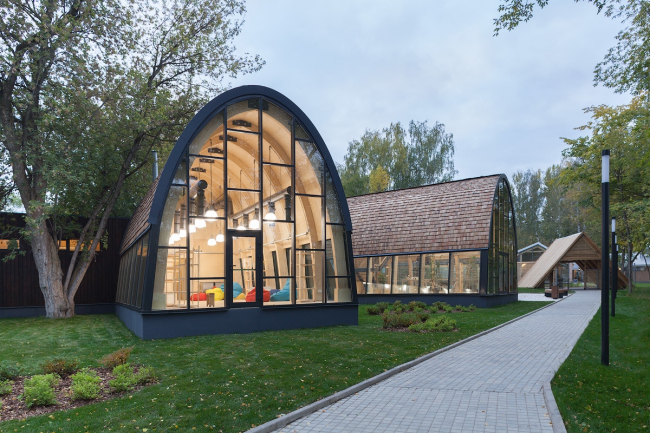 Craft shops pavilion. Urban farm at VDNKH, 2nd stage. Wowhouse. Photograph  Mitya Chebanenko