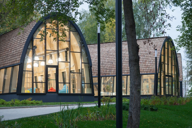 Craft shops pavilion. Urban farm at VDNKH, 2nd stage. Wowhouse. Photograph  Mitya Chebanenko