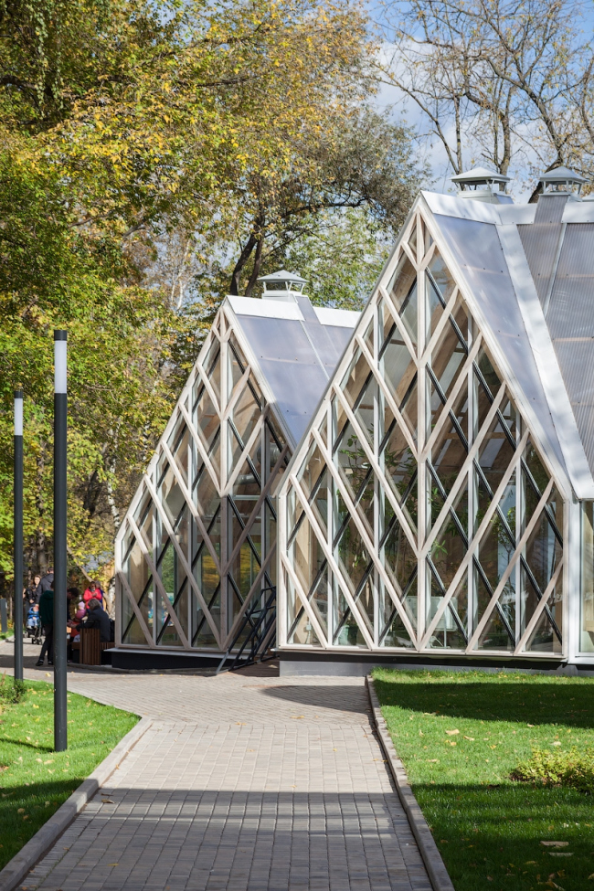 Greenhouse pavilion. Urban farm at VDNKH, 2nd stage. Wowhouse. Photograph  Mitya Chebanenko