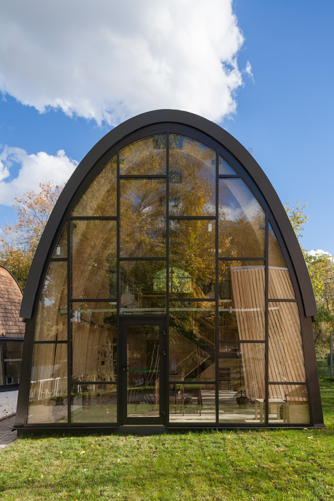 Fragment of the craft shops pavilion. Urban farm at VDNKH, 2nd stage. Wowhouse. Photograph  Mitya Chebanenko