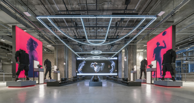 ����������� ������� adidas NYC, ���-���� � adidas, Checkland Kindleysides � Gensler