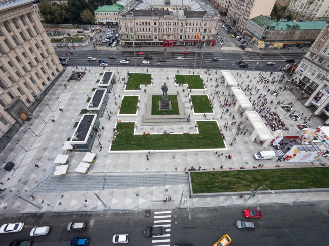 ������������� ������������ ������� � BUROMOSCOW, ����������� �������� ARTEZA