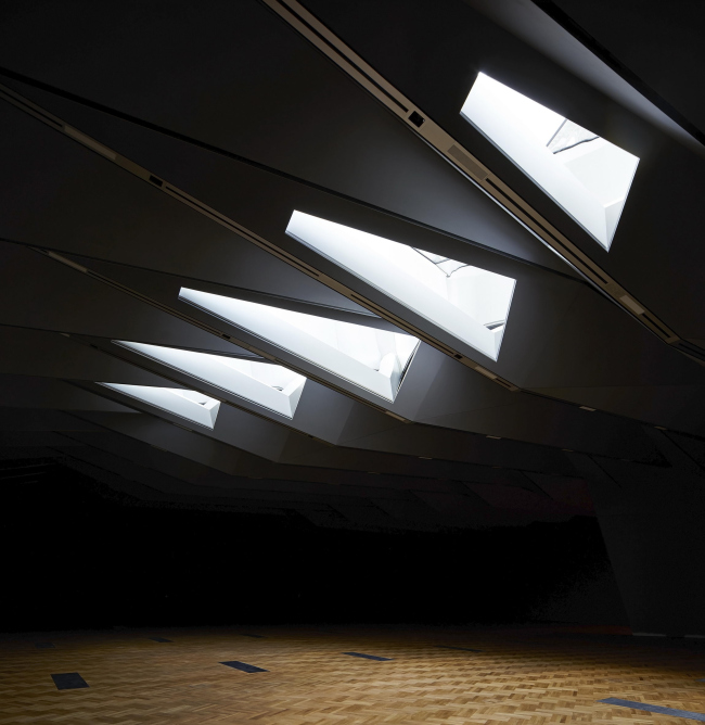 ������������� ����� ����� �������� � �������� � Hufton + Crow