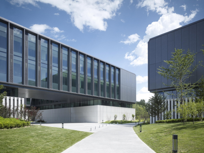 ����� �������������� Huawei Technological Factory � Christian Gahl