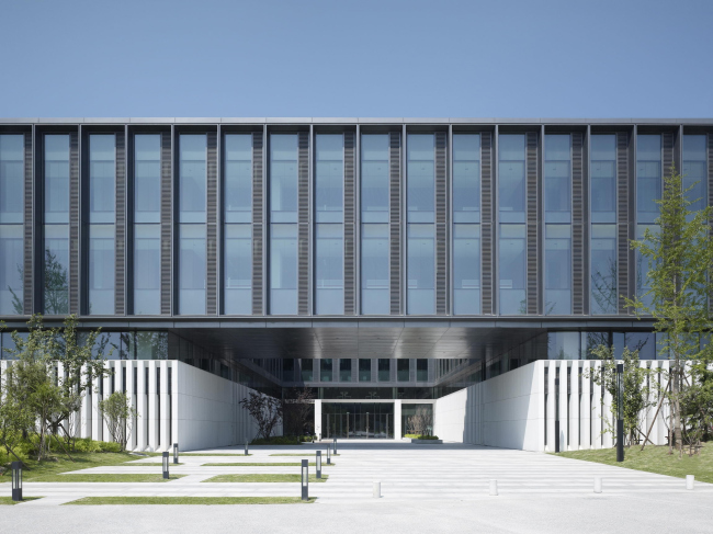 ����� �������������� Huawei Technological Factory � Christian Gahl