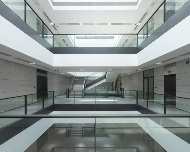 ����� �������������� Huawei Technological Factory � Christian Gahl