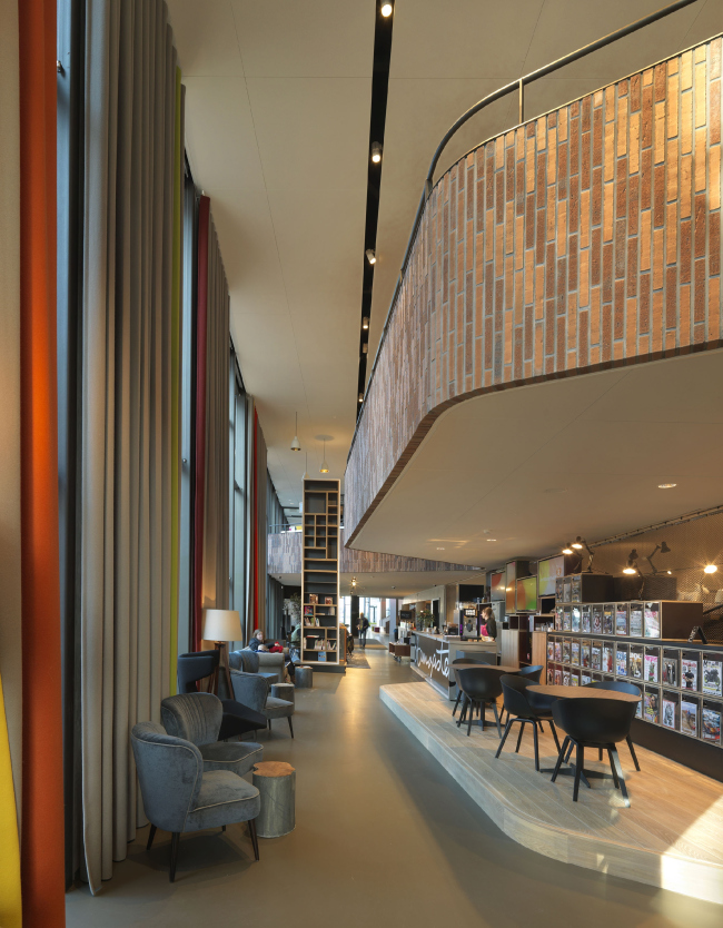 ���������� ����� De Bussel. ���� � Michel Kievits. ������������� ��������� Hagemeister 