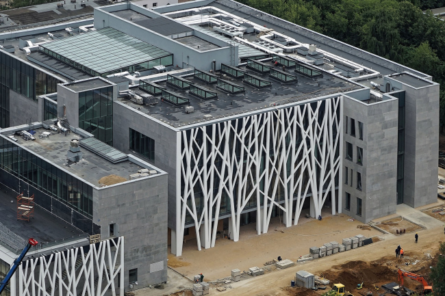 ����������� ��������. � �������� �������������. ���������� � �-������