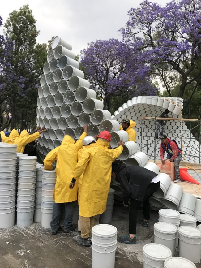 One bucket at a time  Factor Eficiencia