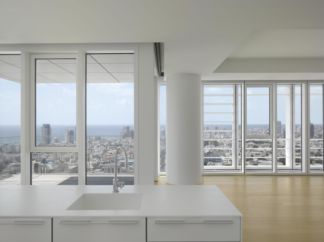 ����� Rothschild Tower � Roland Halbe