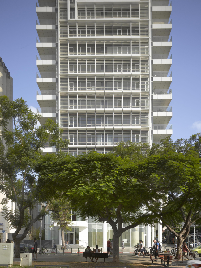 ����� Rothschild Tower � Roland Halbe