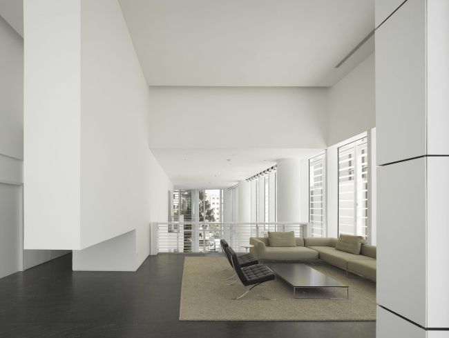 ����� Rothschild Tower � Roland Halbe