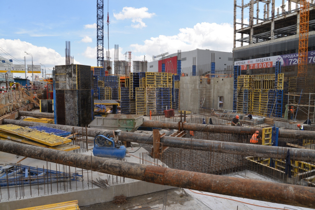 Dealership center of Mercedes-Benz and Audi on the territory of ZIL Plant. In the process of construction, 2017 � Kleinewelt Architekten